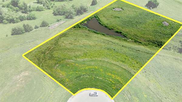 7 Acres of Residential Land for Sale in Winterset, Iowa