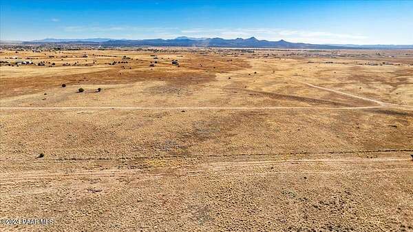 1 Acre of Residential Land for Sale in Paulden, Arizona