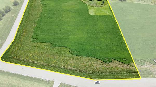 3 Acres of Residential Land for Sale in Winterset, Iowa