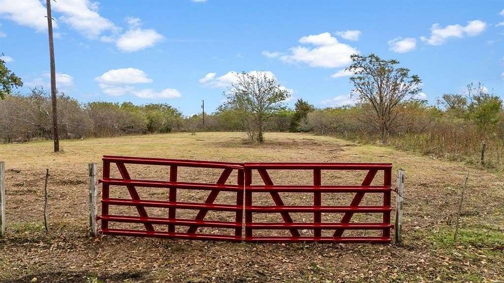 6.8 Acres of Residential Land for Sale in Waco, Texas