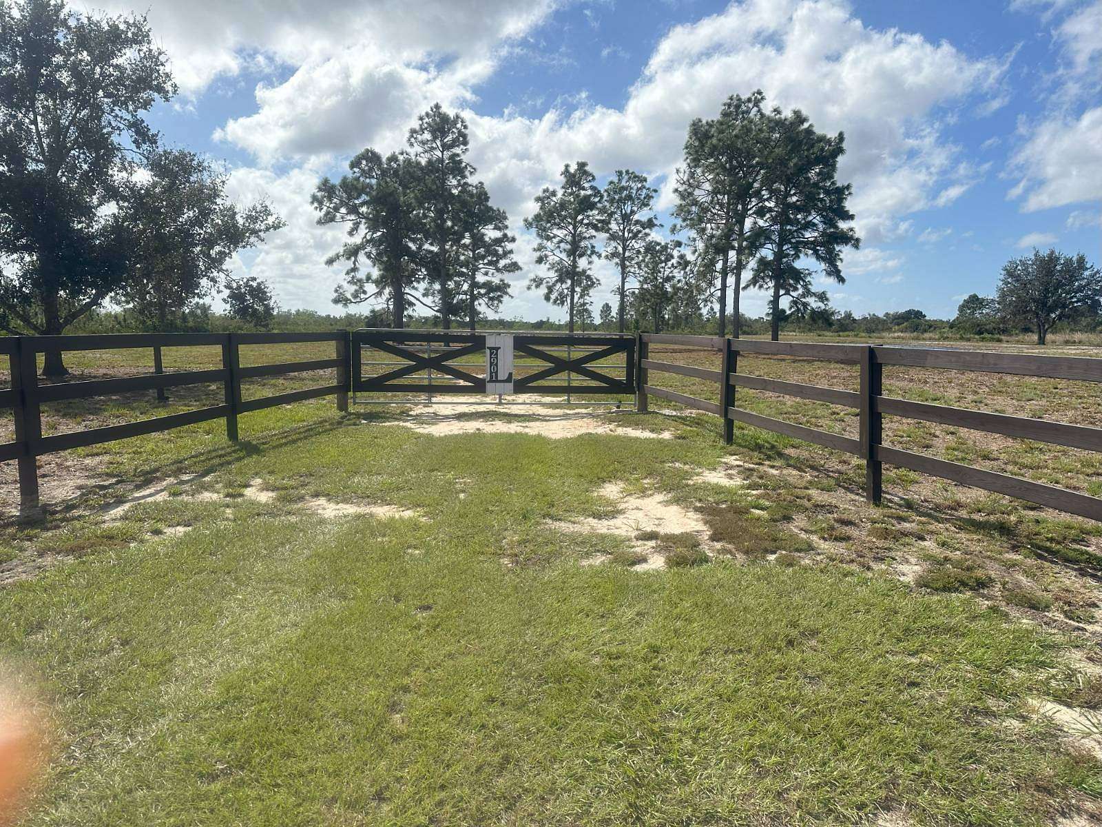 5 Acres of Residential Land for Sale in Lorida, Florida