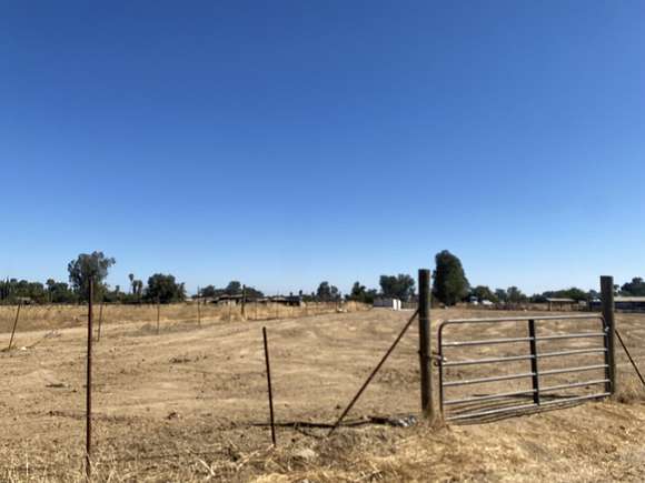 1 Acre of Residential Land for Sale in Madera, California