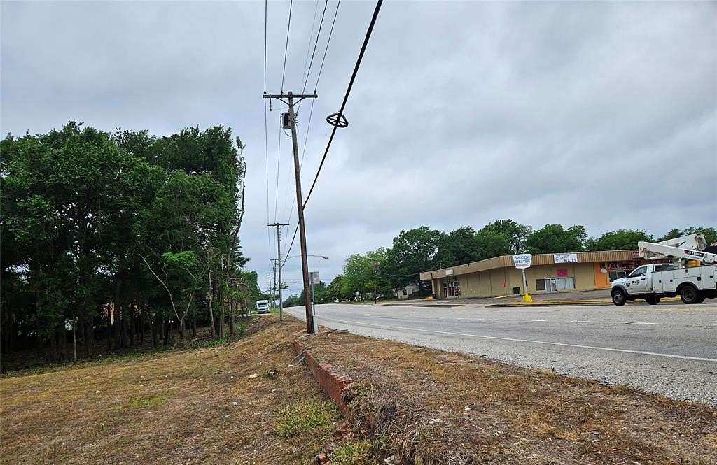 1.9 Acres of Mixed-Use Land for Sale in Tyler, Texas