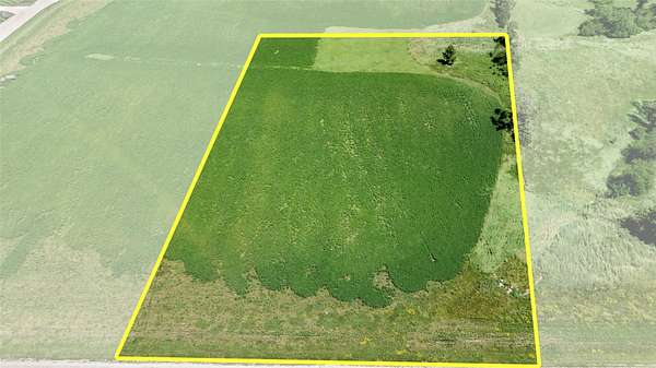 3 Acres of Residential Land for Sale in Winterset, Iowa