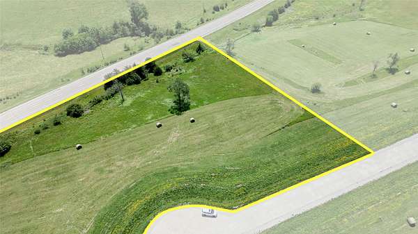 2.79 Acres of Residential Land for Sale in Winterset, Iowa