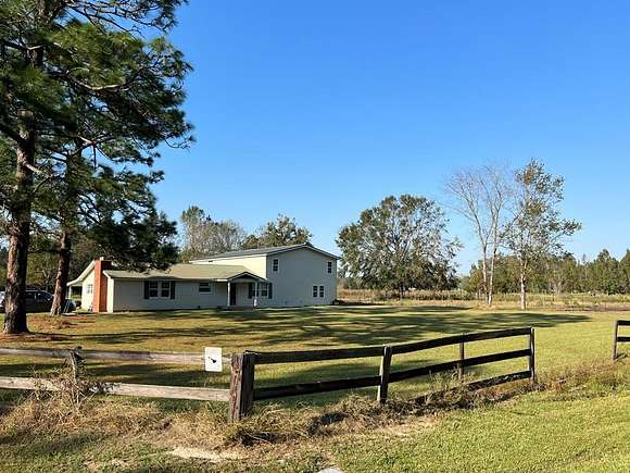 2.24 Acres of Residential Land with Home for Sale in Lyons, Georgia