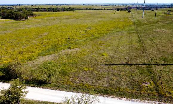 17.68 Acres of Recreational Land & Farm for Sale in Clifton, Texas