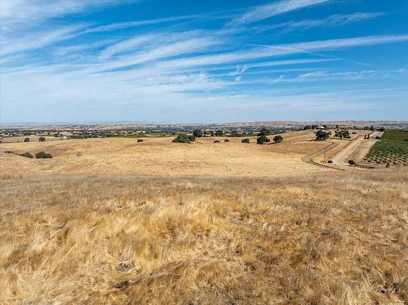 28.64 Acres of Agricultural Land for Sale in Paso Robles, California