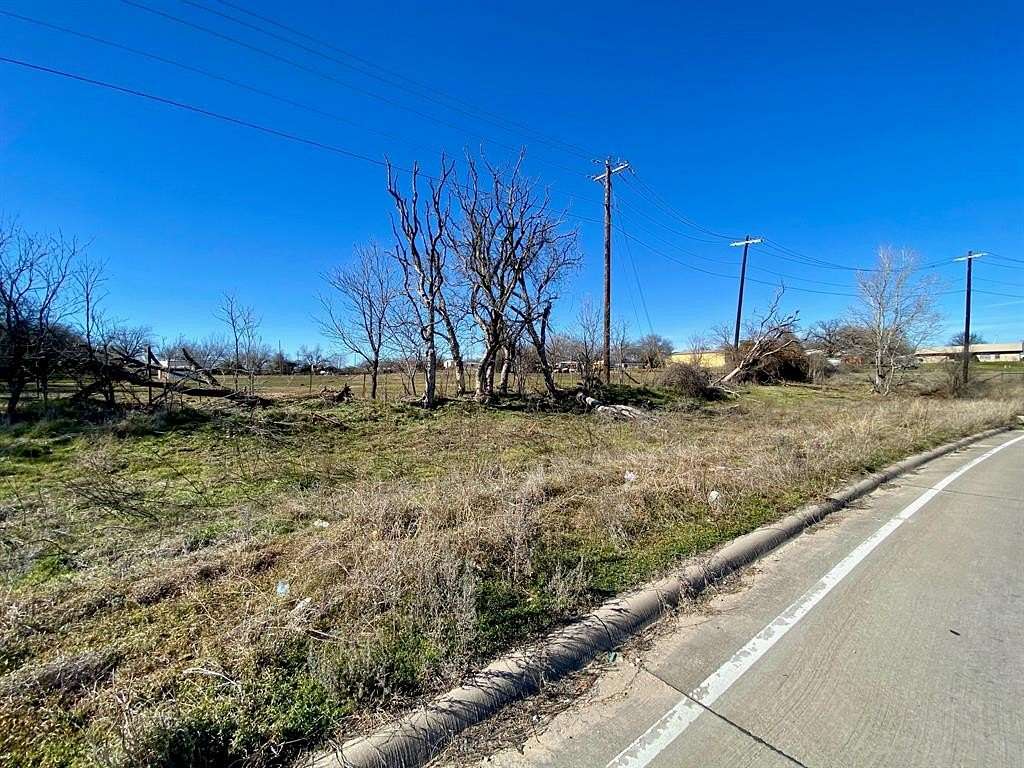 5.16 Acres of Mixed-Use Land for Sale in Springtown, Texas