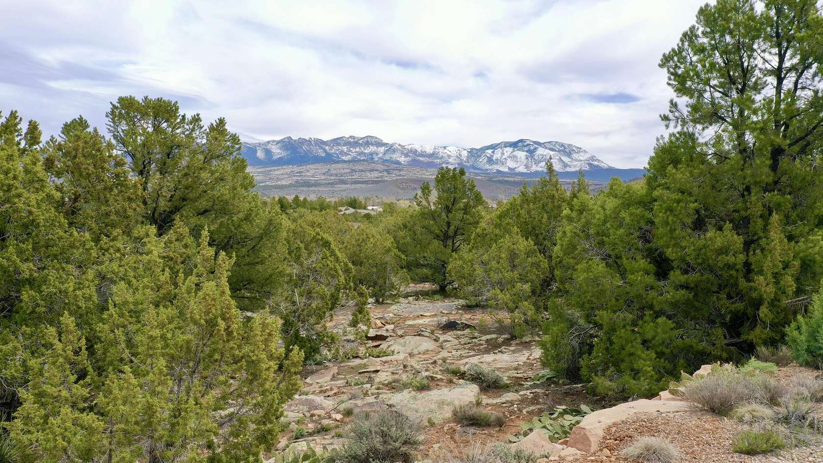 1.01 Acres of Residential Land for Sale in Dammeron Valley, Utah