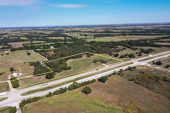 12 Acres of Mixed-Use Land for Sale in Decatur, Texas