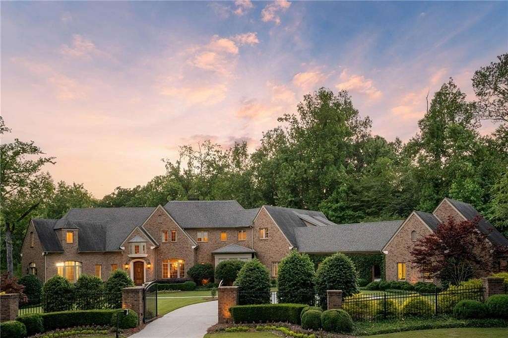 2.22 Acres of Residential Land with Home for Sale in Atlanta, Georgia