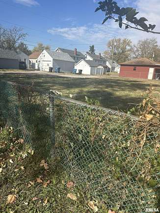 0.11 Acres of Land for Sale in Rock Island, Illinois