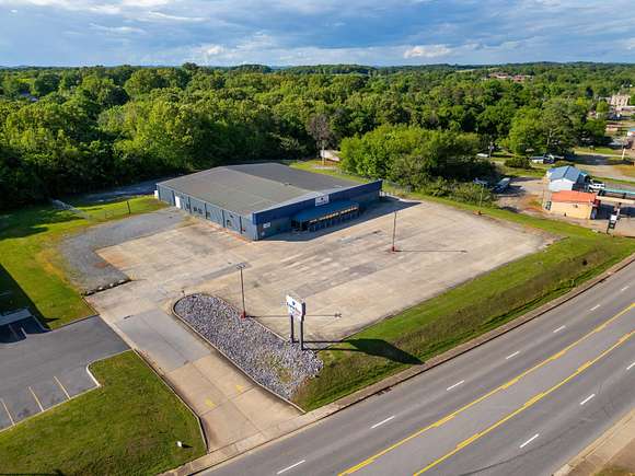 5.12 Acres of Improved Commercial Land for Sale in Benton, Tennessee