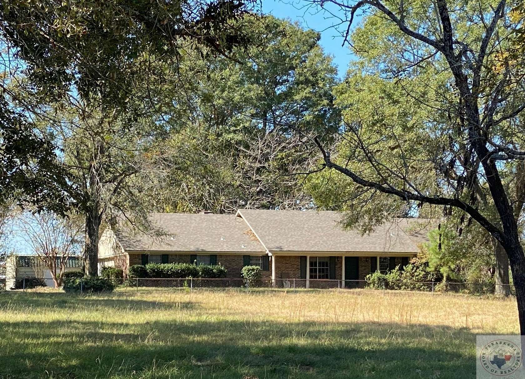 2.46 Acres of Residential Land with Home for Sale in De Kalb, Texas