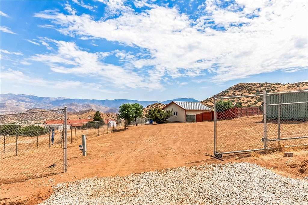 4.279 Acres of Residential Land with Home for Sale in Acton, California