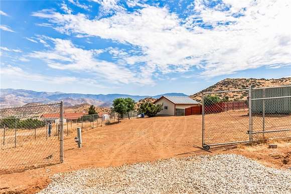 4.279 Acres of Residential Land with Home for Sale in Acton, California