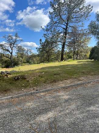 1.17 Acres of Residential Land for Sale in Coarsegold, California