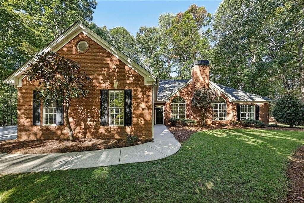 2.2 Acres of Residential Land with Home for Sale in Braselton, Georgia