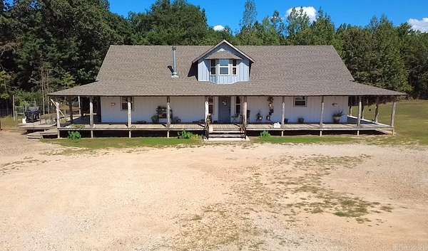 3 Acres of Improved Mixed-Use Land for Sale in Cove, Arkansas