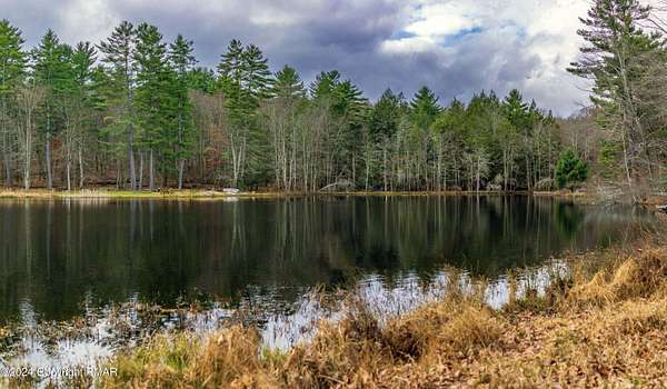 2 Acres of Residential Land for Sale in Hawley, Pennsylvania