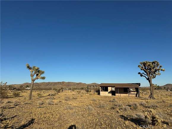 5 Acres of Improved Residential Land for Sale in Yucca Valley, California