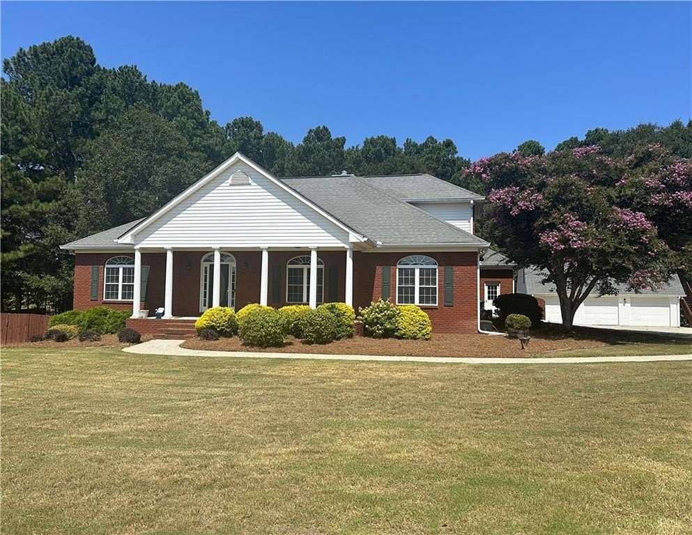 3.95 Acres of Residential Land with Home for Sale in Dacula, Georgia