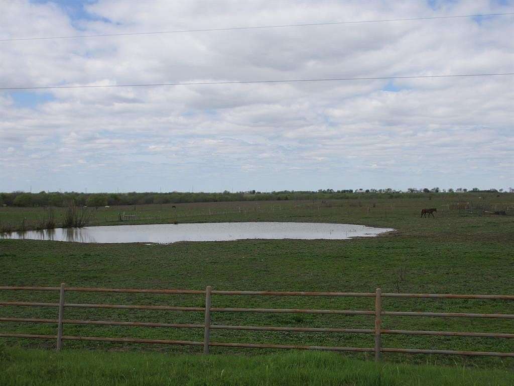 24 Acres of Agricultural Land for Sale in Hillsboro, Texas