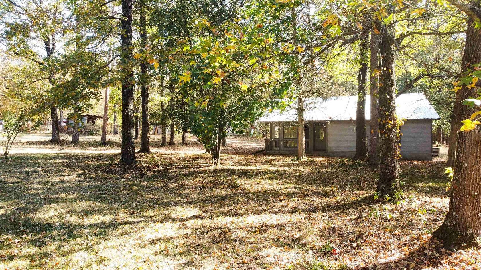 5 Acres of Residential Land with Home for Sale in Mayflower, Arkansas