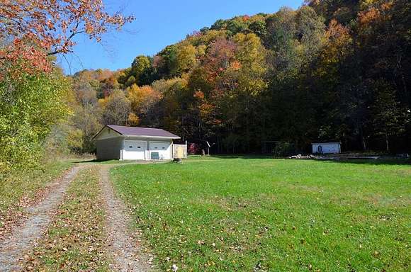 1 Acre of Residential Land for Sale in Raven, Virginia