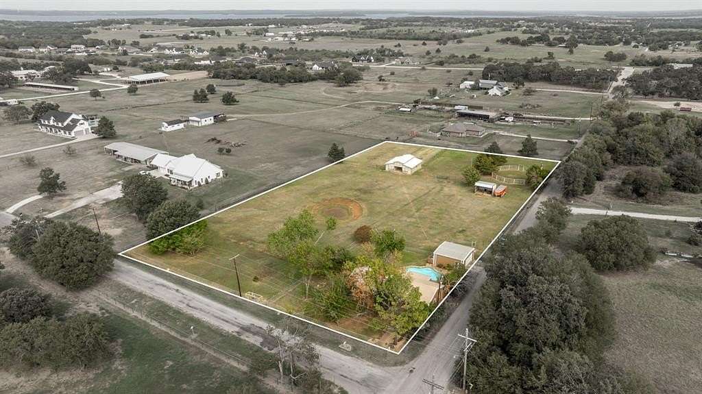 3 Acres of Residential Land with Home for Sale in Pilot Point, Texas