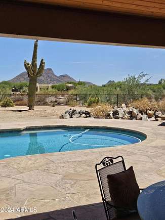 2.1 Acres of Residential Land with Home for Sale in Scottsdale, Arizona