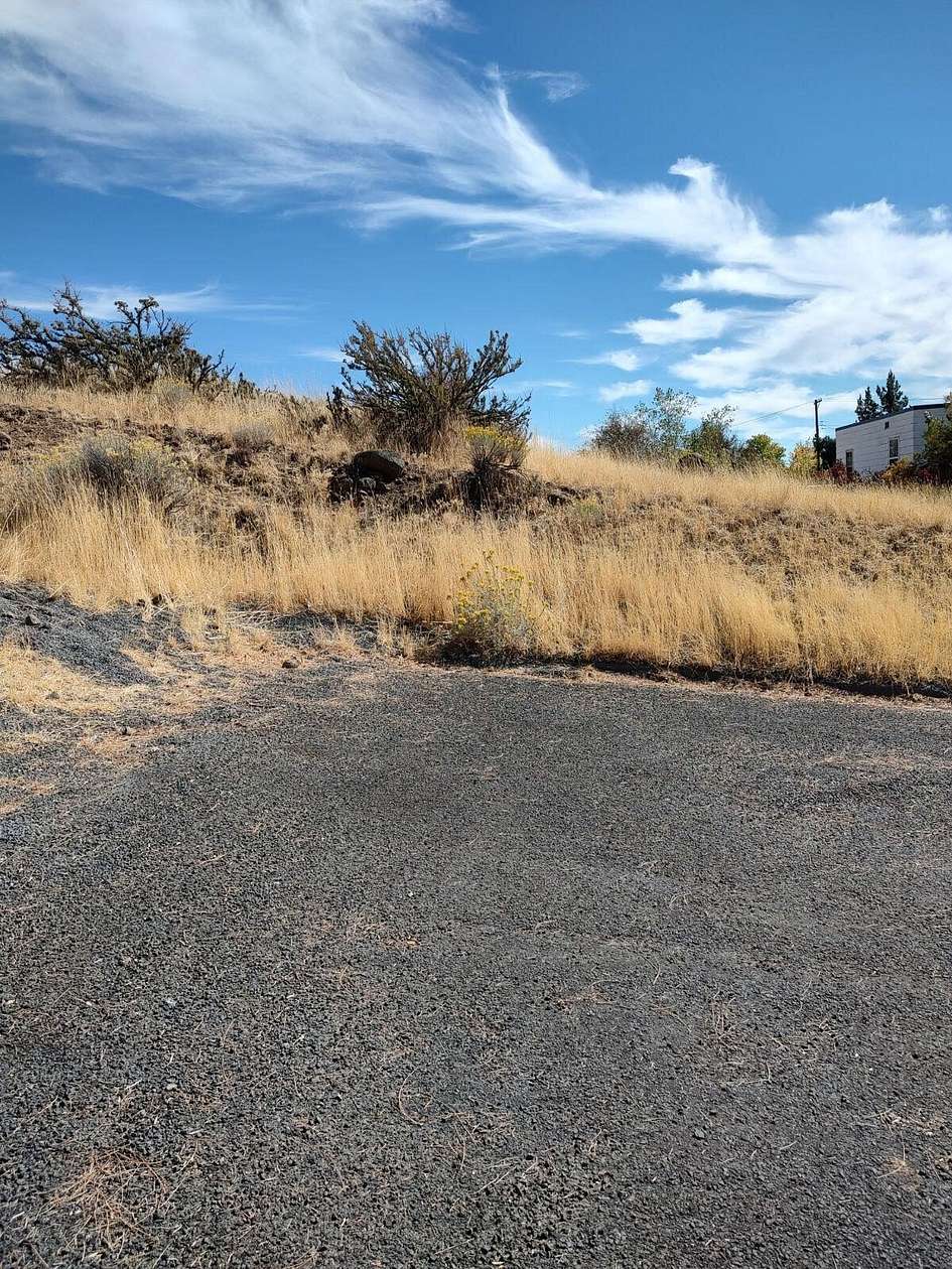 0.13 Acres of Residential Land for Sale in Klamath Falls, Oregon