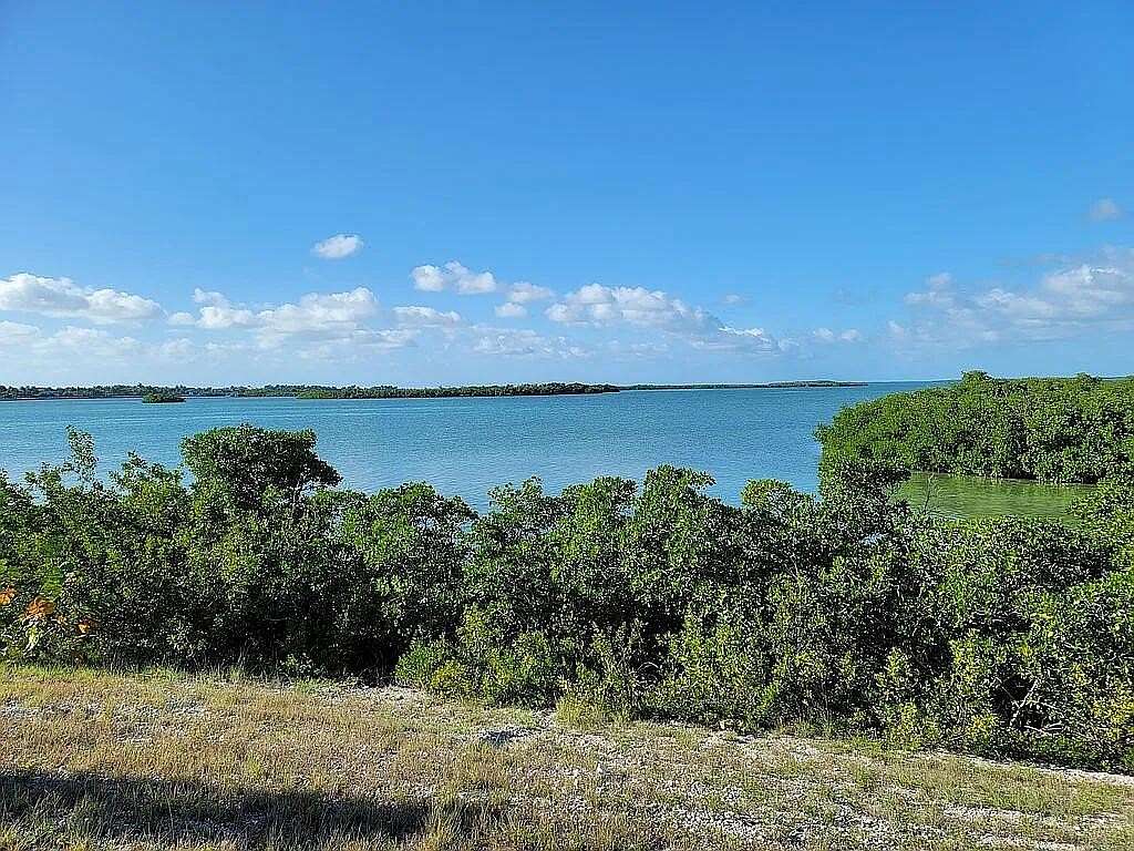 Land for Sale in Saddlebunch Keys, Florida