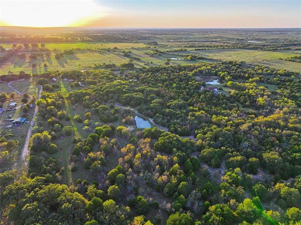 10.082 Acres of Land with Home for Sale in Kemp, Texas