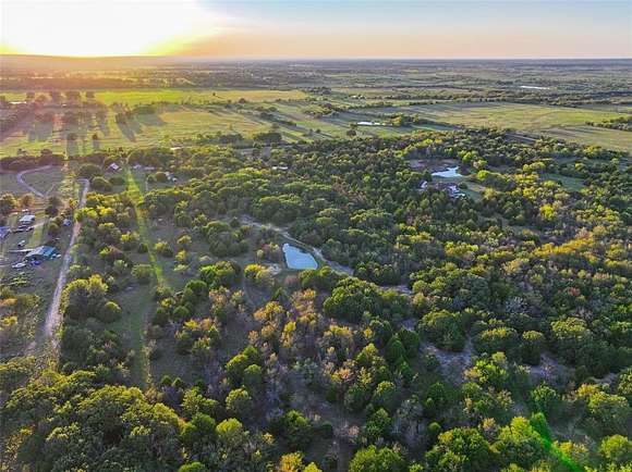 10.082 Acres of Land with Home for Sale in Kemp, Texas