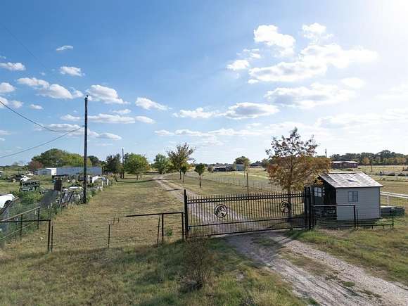 10.841 Acres of Land with Home for Sale in Kemp, Texas