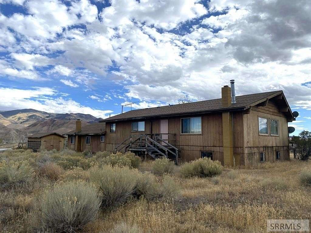 2.9 Acres of Residential Land with Home for Sale in Challis, Idaho