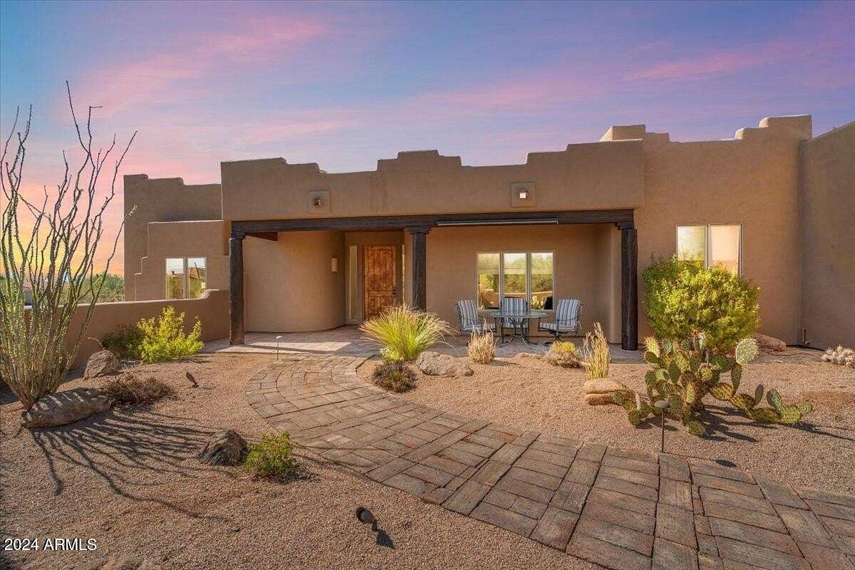 2.5 Acres of Residential Land with Home for Sale in Scottsdale, Arizona