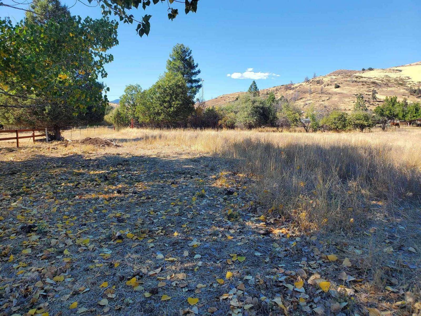 1.1 Acres of Residential Land for Sale in Hornbrook, California