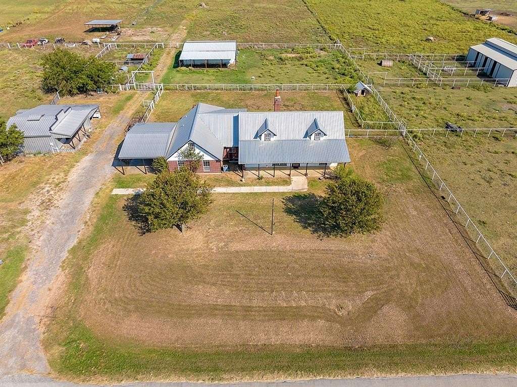 2.96 Acres of Residential Land with Home for Sale in Sanger, Texas