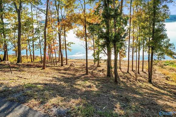 0.33 Acres of Residential Land for Sale in Guntersville, Alabama