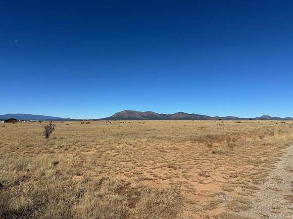 5 Acres of Land for Sale in Edgewood, New Mexico