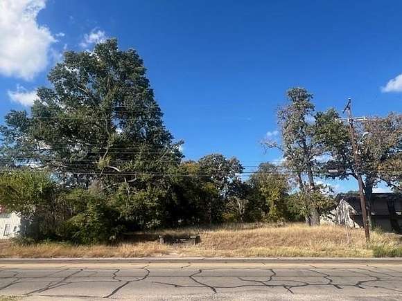 0.8 Acres of Commercial Land for Sale in Paris, Texas