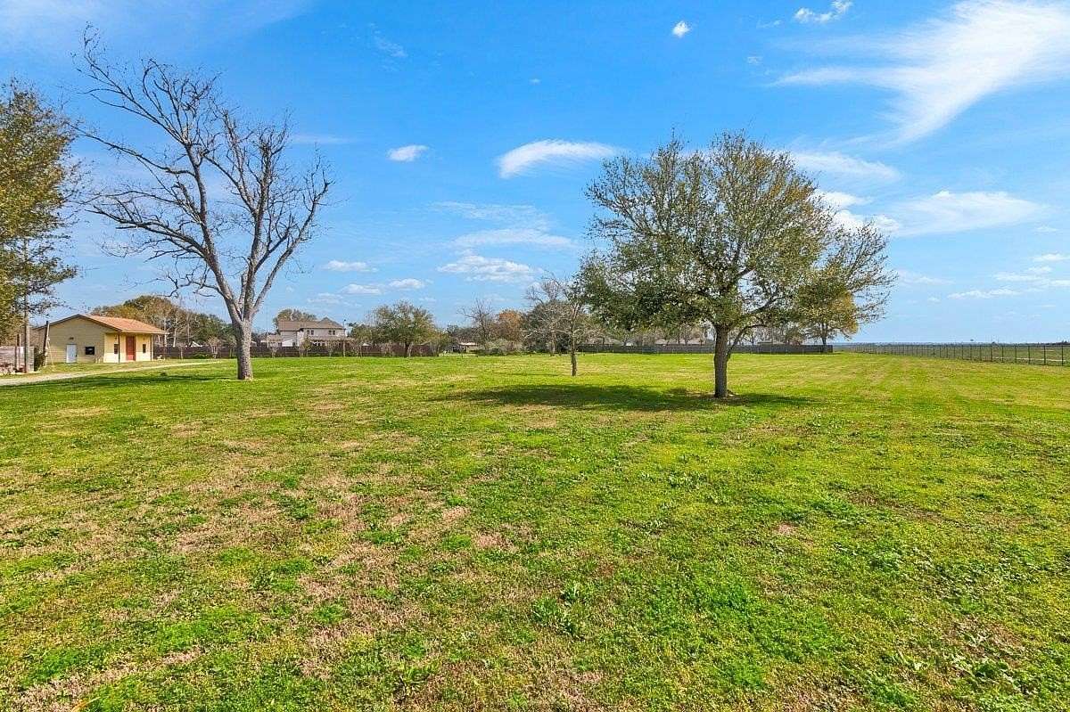 1.61 Acres of Residential Land for Sale in Beaumont, Texas