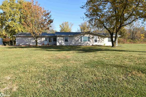 2.76 Acres of Residential Land with Home for Sale in Centerville, Iowa