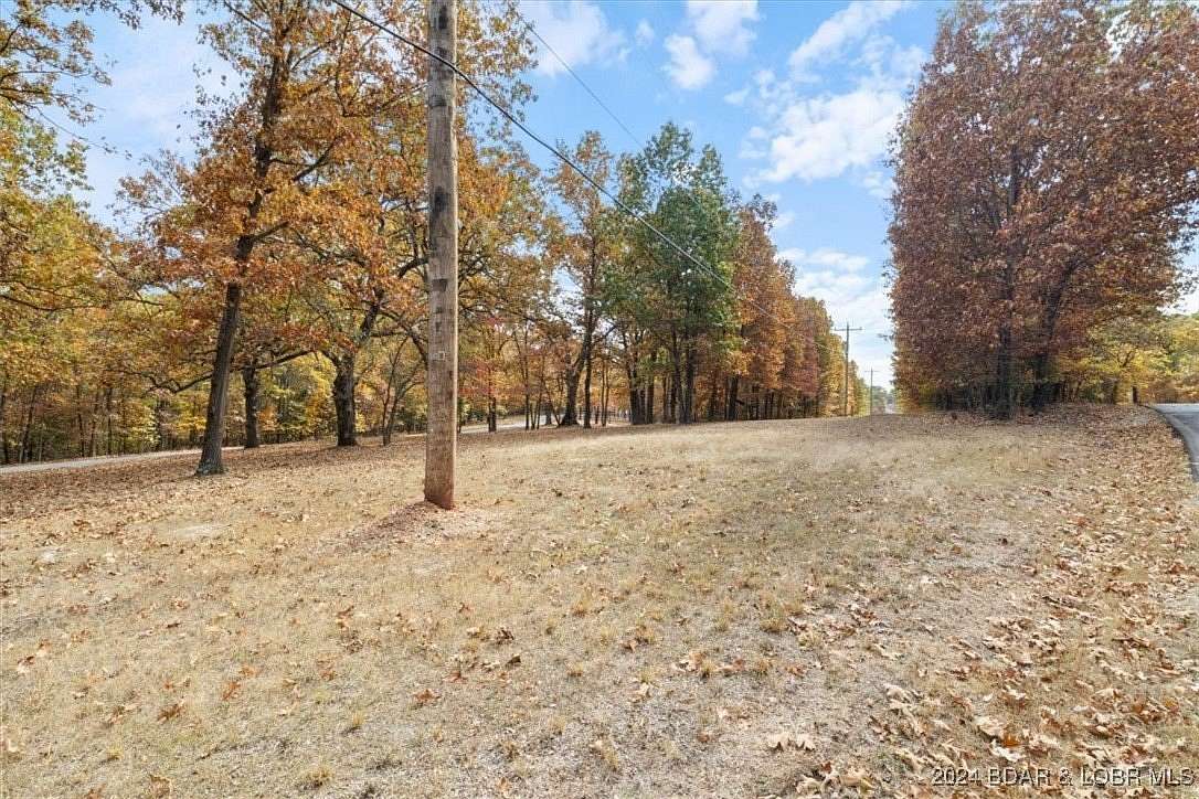 4.7 Acres of Land for Sale in Sunrise Beach, Missouri