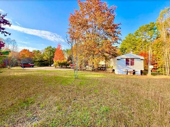 5 Acres of Land with Home for Sale in Baxter, Tennessee