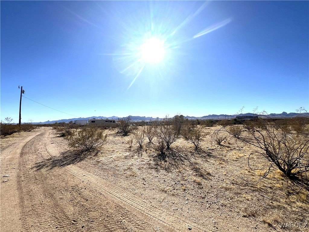 1.05 Acres of Residential Land for Sale in Golden Valley, Arizona