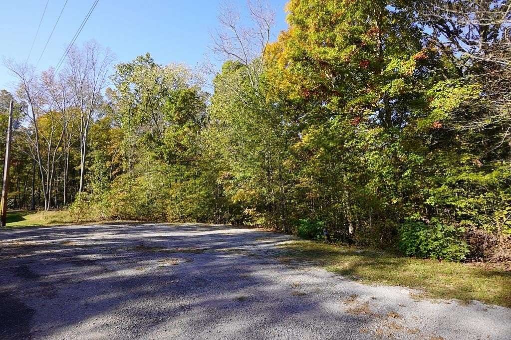 5.72 Acres of Residential Land for Sale in Dover, Tennessee